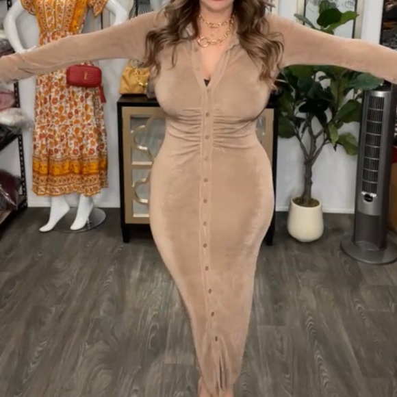 Dress Medium - Picture 3 of 9